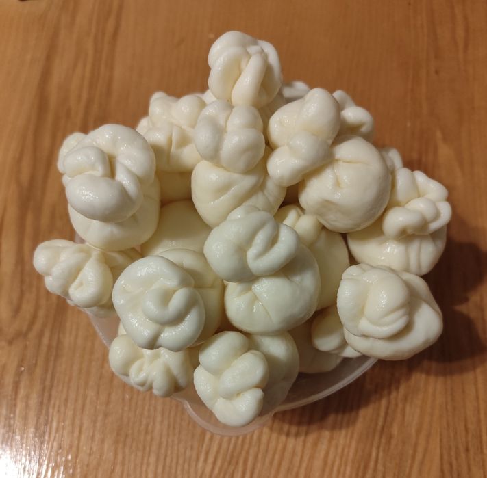 Коси,коники,мішечки,м'ячики з домашнього сиру.Молочна продукція .