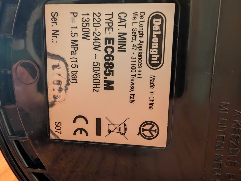 Máquina de Café Delonghi Dedica