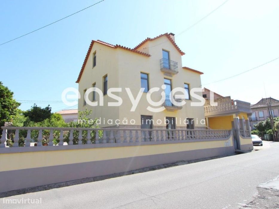 Excelente moradia T4+1 localizada em Travanca de Lagos, OHP