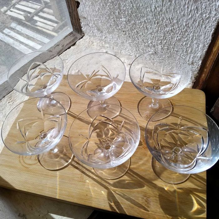 Conjunto de 6 Copos Antigos de Champanhe em Cristal
