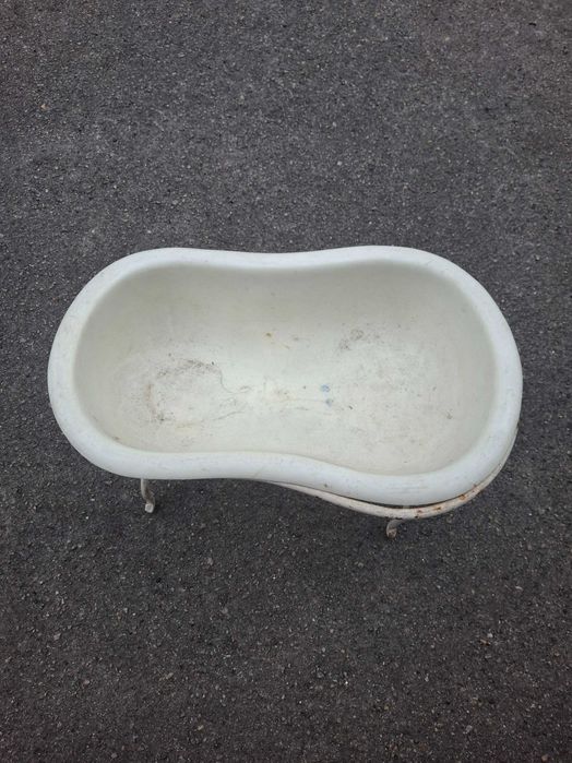 Banheira de bebé com suporte metálico