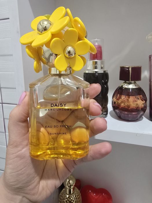 Daisy marc jacobs  sunshine