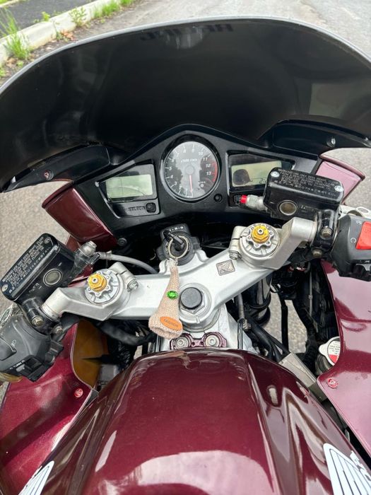 Продам мотоцикл VFR 800