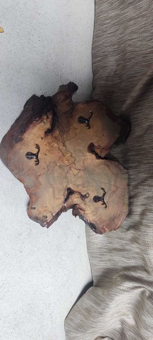 Cabide artesanal com chaveiro