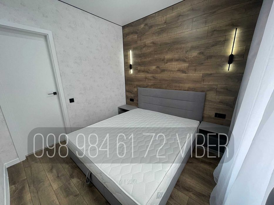 Кровать "Подиум 25" 160х200 с матрасом и механизмом