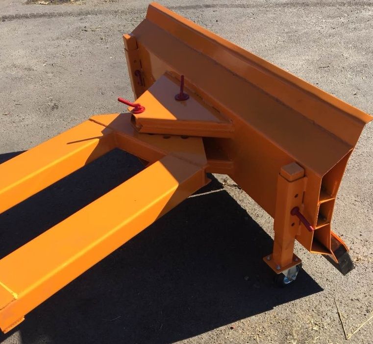 Очисний (Відвал) для вилочних і телескопічних навантажувачів