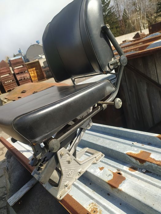 Сидіння водія автобуса.