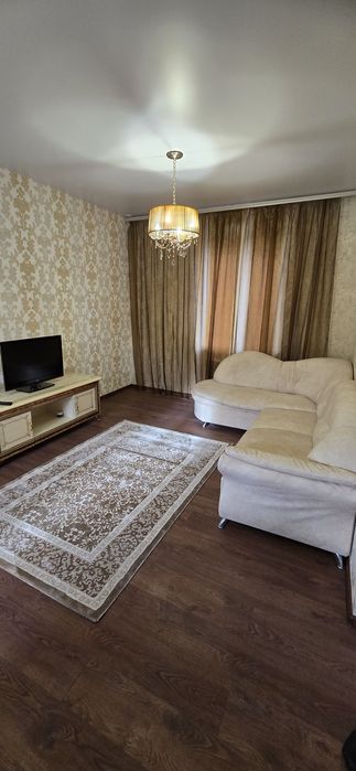 Окремий будинок поблизу центра