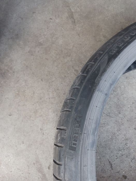 Vendo pneus semi-novos 225/35/20 Pirelli
