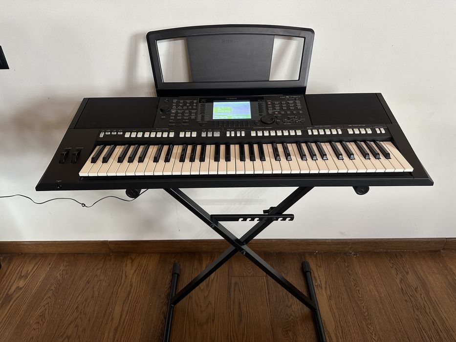 keyboard YAMAHA PSR-S750