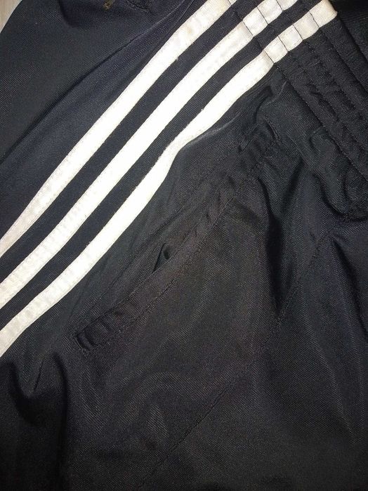 Spodnie Adidas szerokie