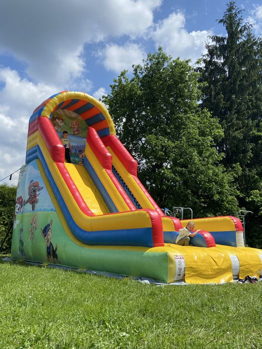 Wynsjem, Zjeżdzalni, Babble Hause, Zamek, Biały Miś, Miki i Mini