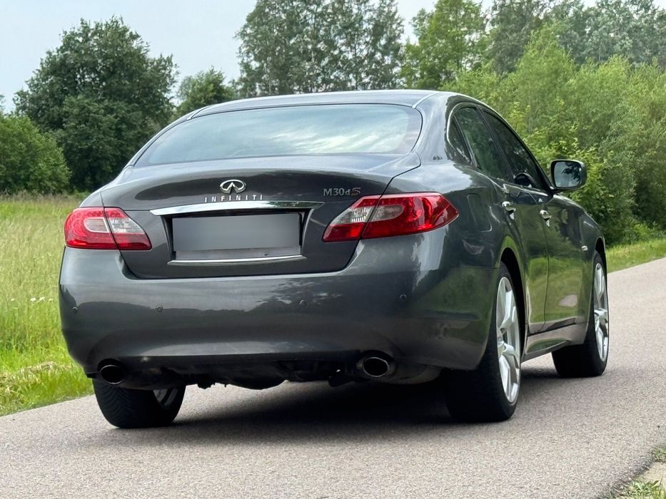 Infiniti M Oszczędne i luksusowe