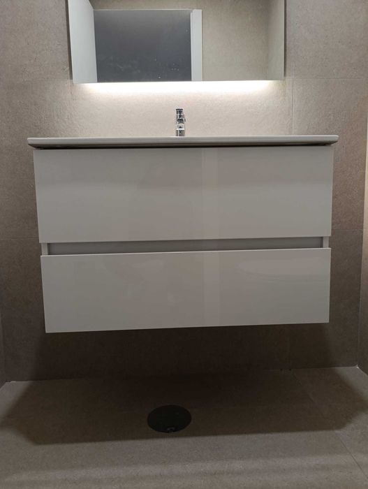 Conjunto de WC Valadares