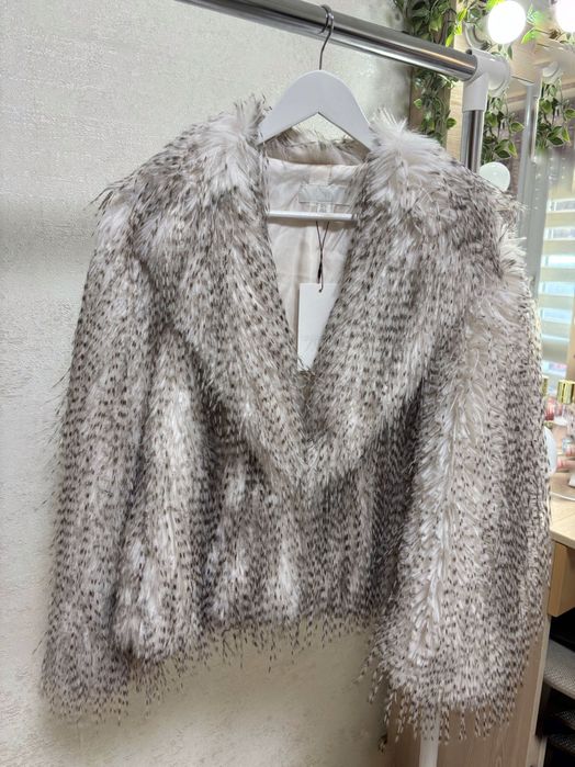 Трендова шубка Zara