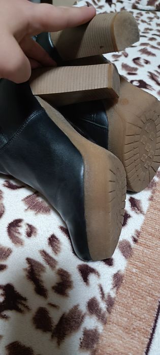 Шкіряні зимові ботфорди  37 р