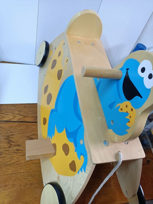 Ciasteczkowy potwór ulica sezamkowa bujak jeździk