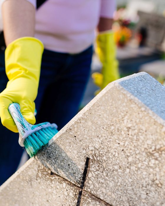 Прибирання могил, СУМИ