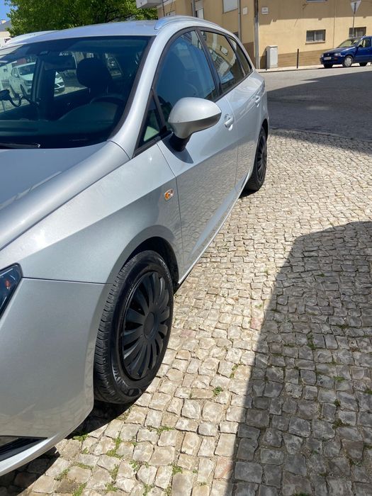 SEAT Ibiza SEAT Ibiza ST 1.2 TDI Ecomotive (2012) – Económica e Pronta a Circular
Descrição do Veículo
Vendo SEAT Ibiza ST (Carrinha) de 2012, motor 1
