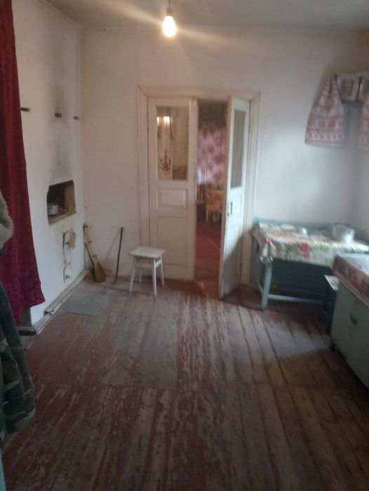Продам будинок 73 м², 40 соток землі, є хлів та погреби є обмін на авто