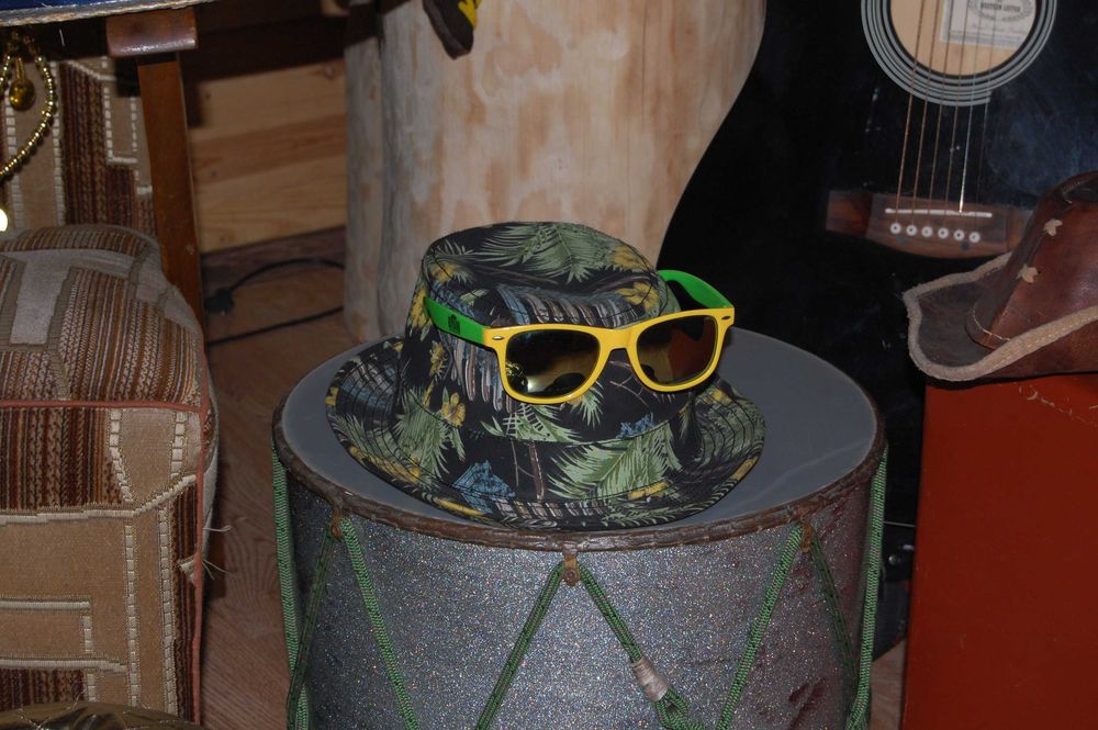 Piękny kapelusz czarny z filcu