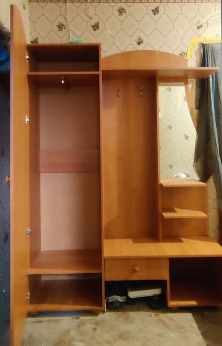 Продам прихожку в гарному стані