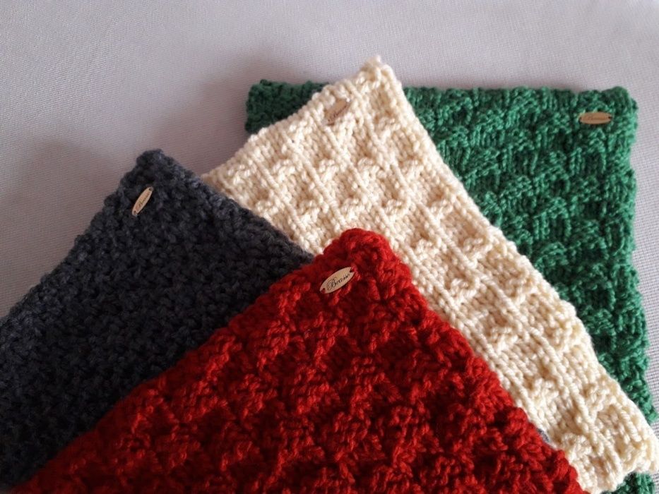 Poszewka na poduszkę robiona na drutach