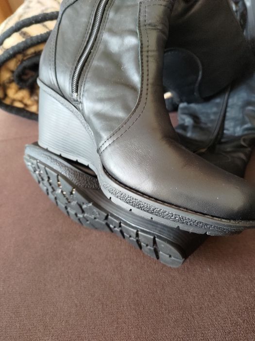 Sprzedam kozaki damskie.