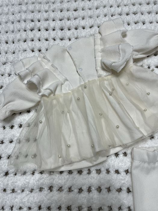 Святковий комплектик молочного кольору