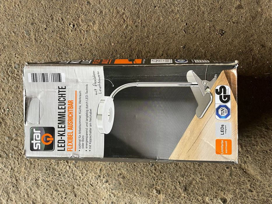 Настільна лампа для навчання і роботи