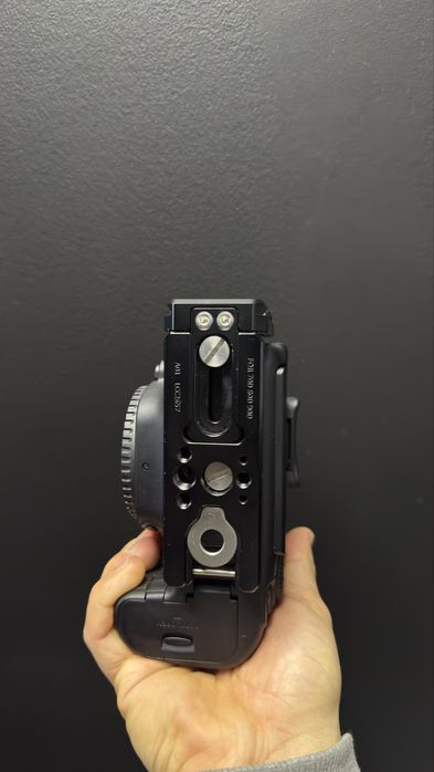 Canon 80D + armação SmallRig + lente 18-55