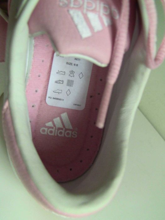 Новые кожаные кроссовки на девочку ADIDAS 37рaзмера