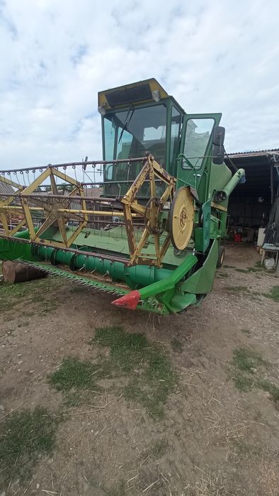 Продам JOHN DEERE 952