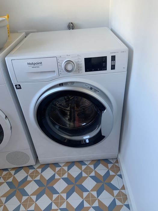 Máquina de lavar roupa Hoitpoint Ariston 8 Kg - branco
