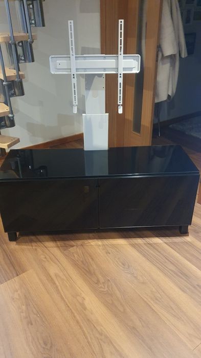 Movel de TV com suporte