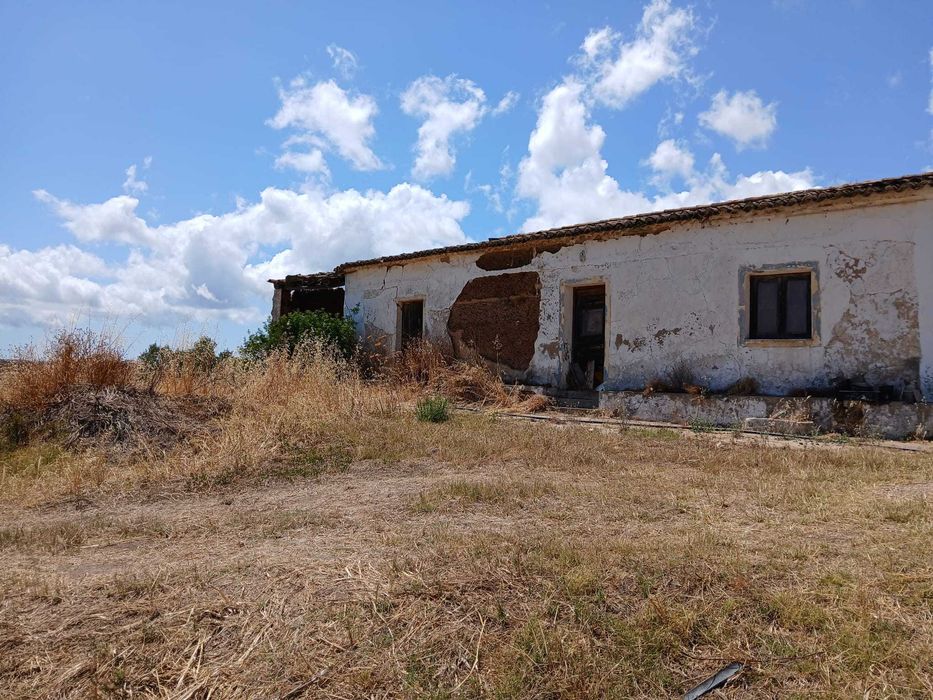Vende-se Terreno Misto (Rústico e Urbano) – Senhora do Verde – Mexilhoeira Grande - Portimão