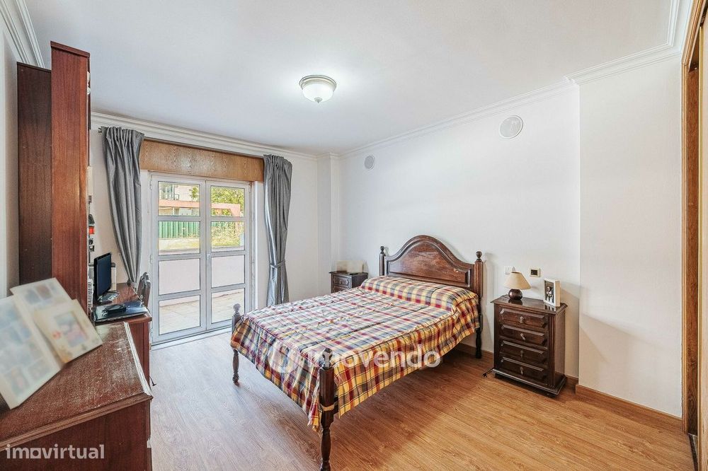 Apartamento T4 exclusivo, com estacionamento e terraço, em Belém