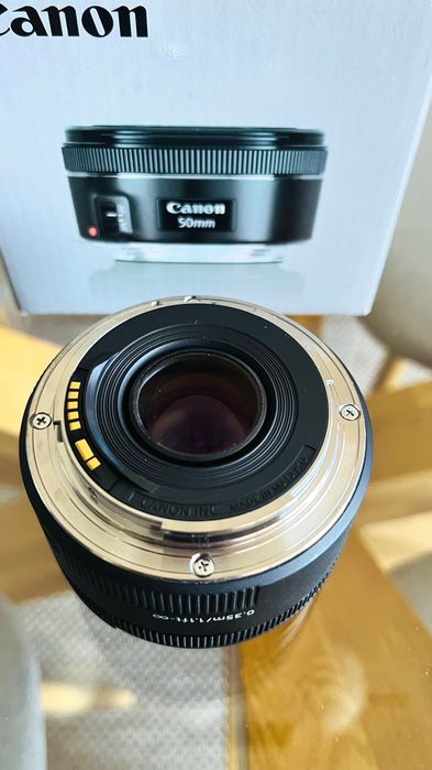 Objetiva Canon EF 50mm f/1.8 STM