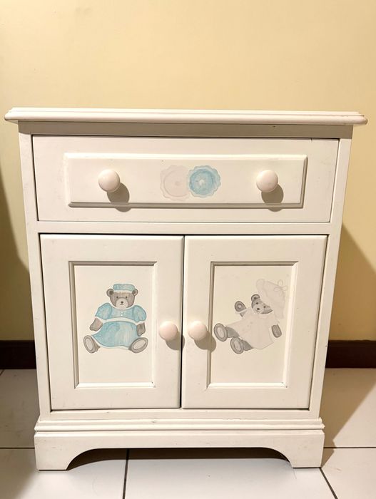 Mesa de cabeceira infantil