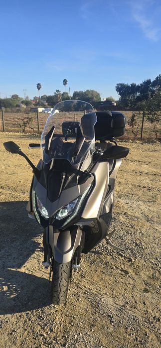 Kymco 550 AK Premium