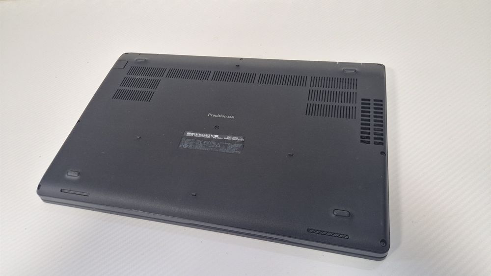 Dell Precision 3541 15,6FHD/i9-9980H/16GB/256SSD/WIN11