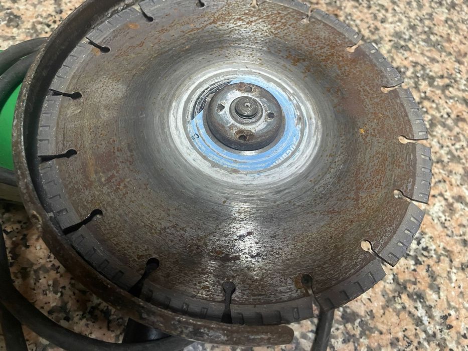 Rebarbadora Hitachi G 23SF2