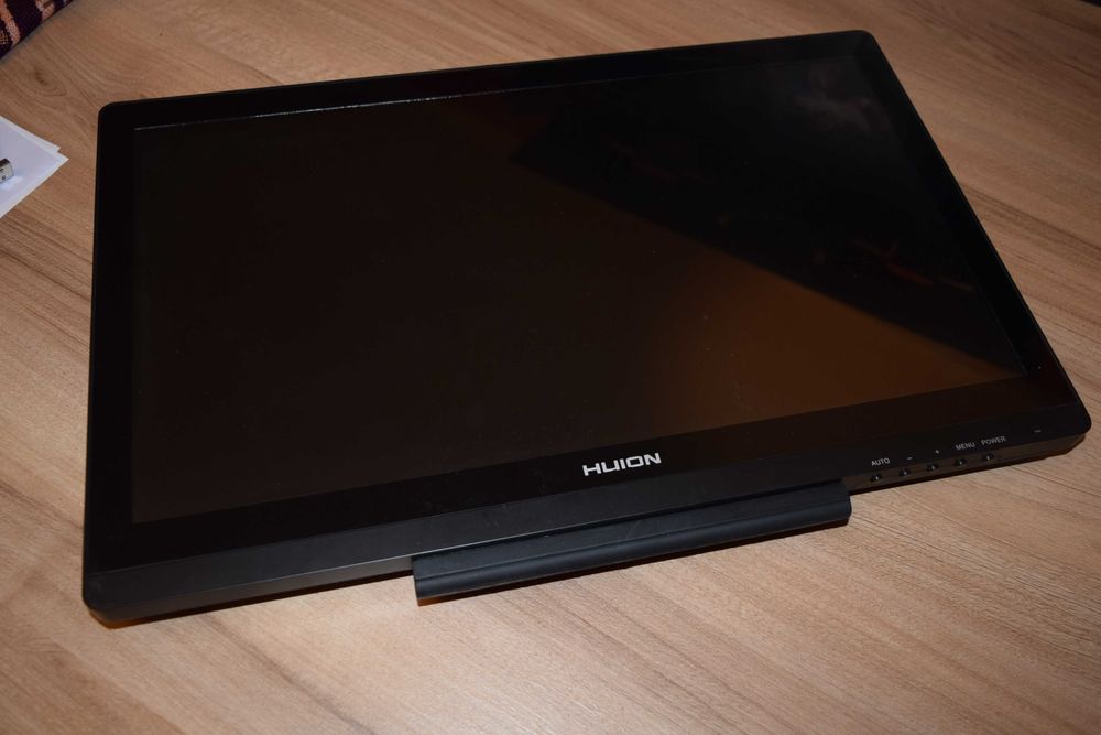 Huion Kamvas GT-191 tablet graficzny zestaw karton bdb stan