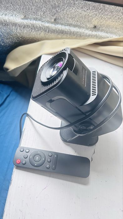 Портативний проектор з офігєнною якістю зображення!