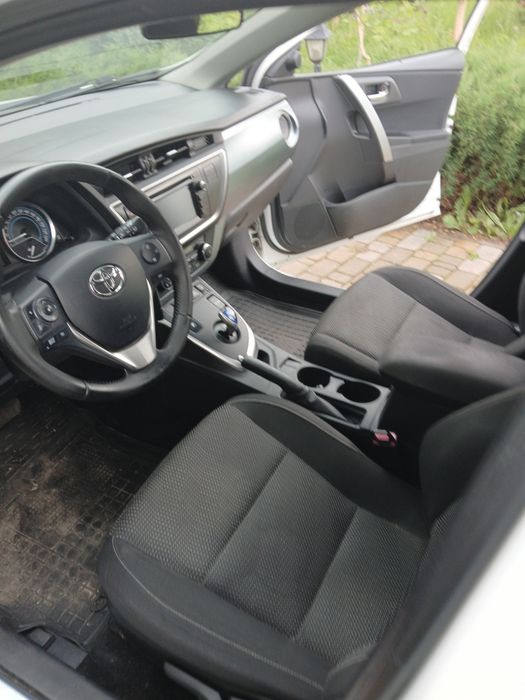Toyota Auris Touring Sport hybrid, 2014 1,8, універсал