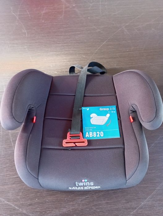 Автокрісло-бустер