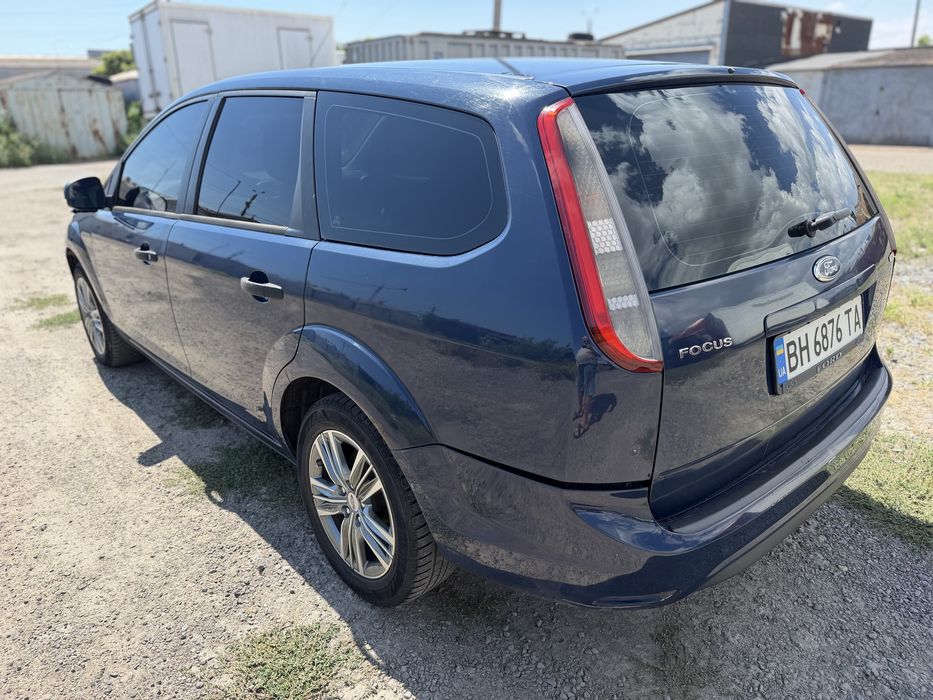 Продам Ford Focus 1.8  2010г