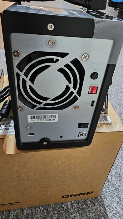 Qnap TR-002 Caixa Discos446772350686996481