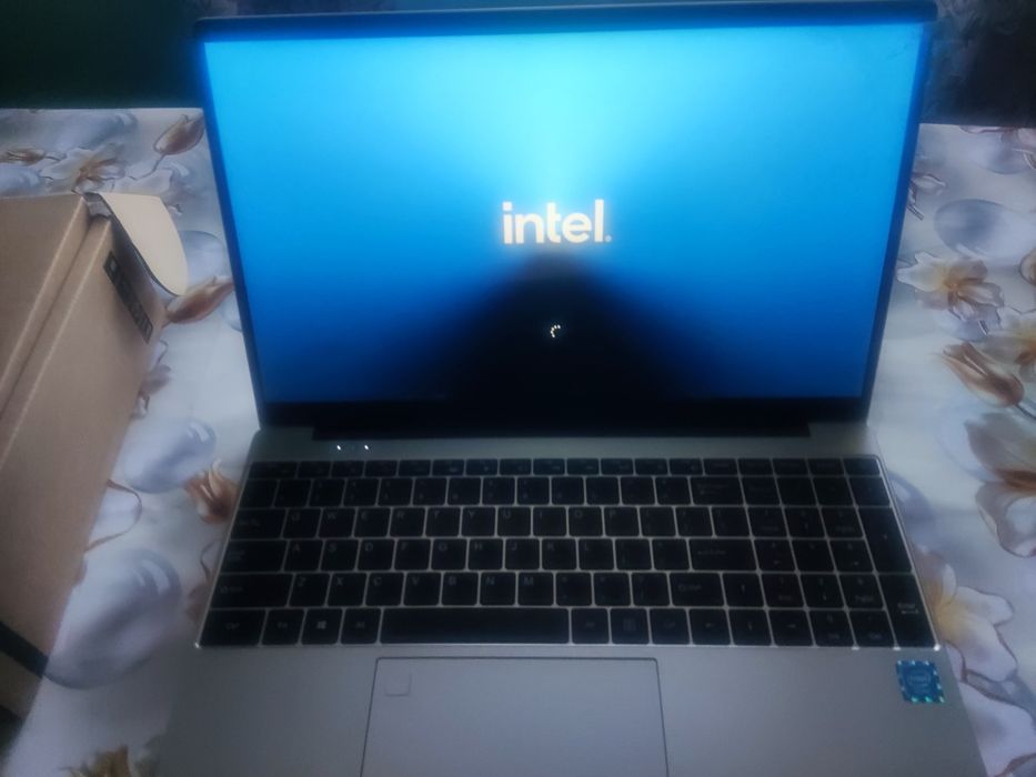 YEPO 15.6 Win 11 Pro HD 2k Intel core i7 1065G7  32/1Tb