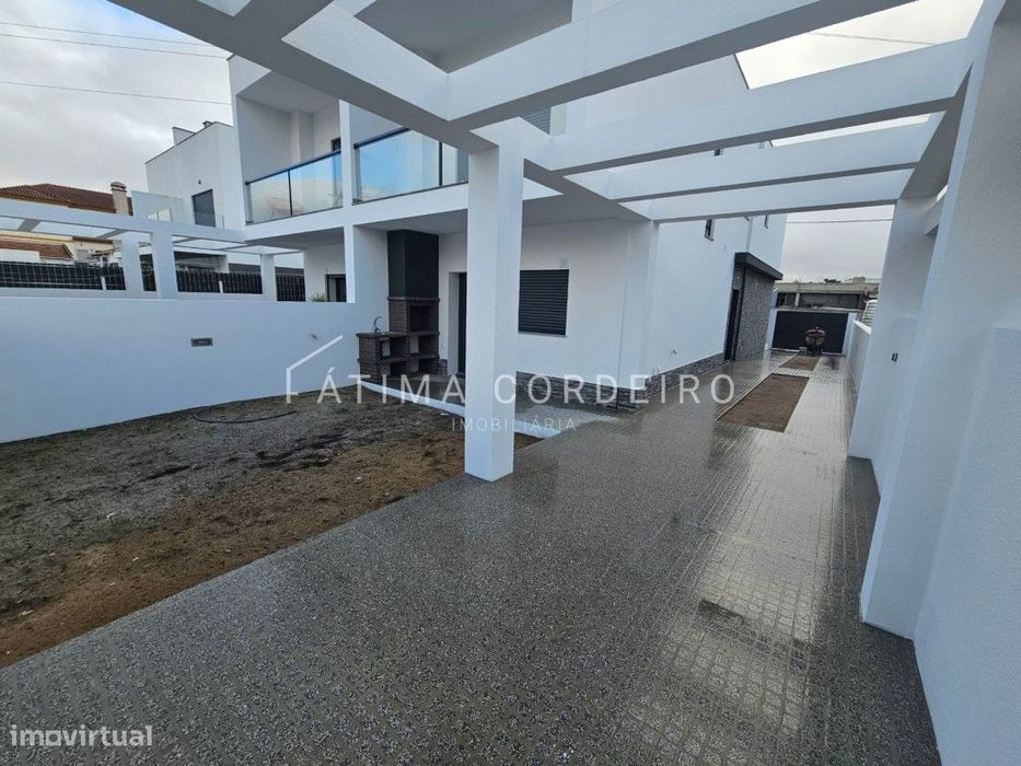 Excelente Moradia T3 em construção, Fernão Ferro.